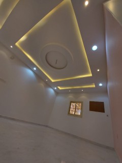 5 غرف واسعة مساحه 220 م بسعر منافس جدا 550