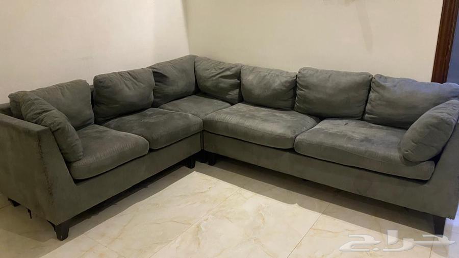 كنب نضيف الكنب الاحمر الكبير يقلب سرير والسعر على السوم63615234256259112