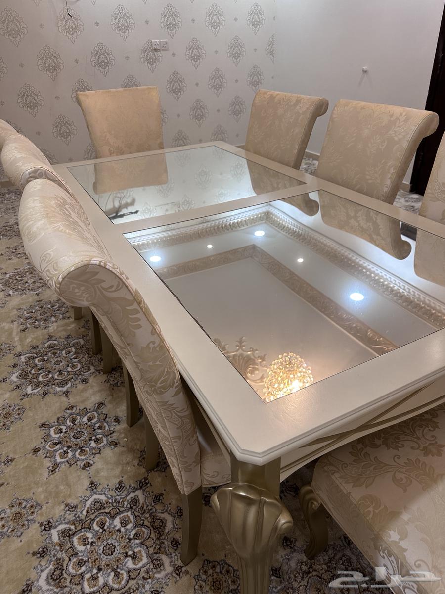 Dining table with 8 chairs for sale63326420160001111