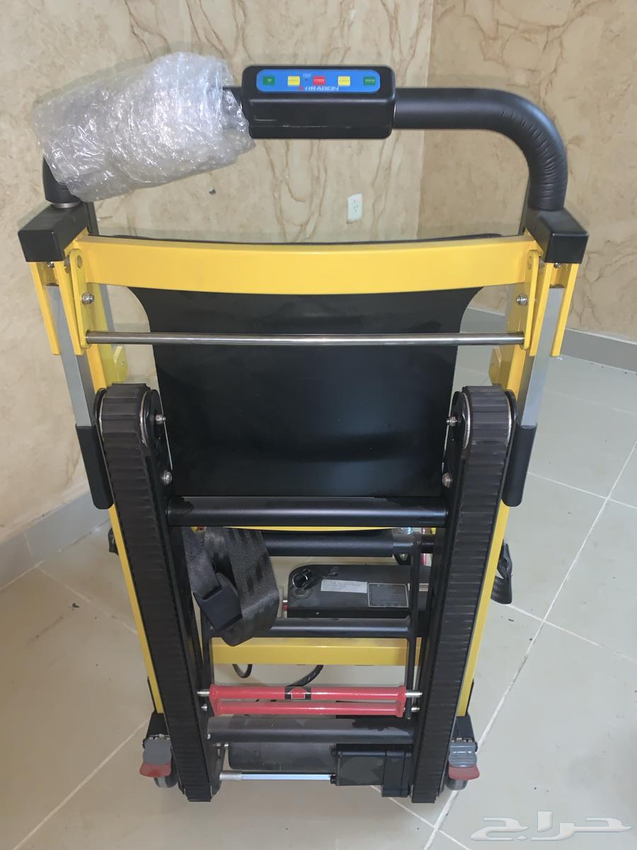 Chair with belts for climbing stairs63326175802753113