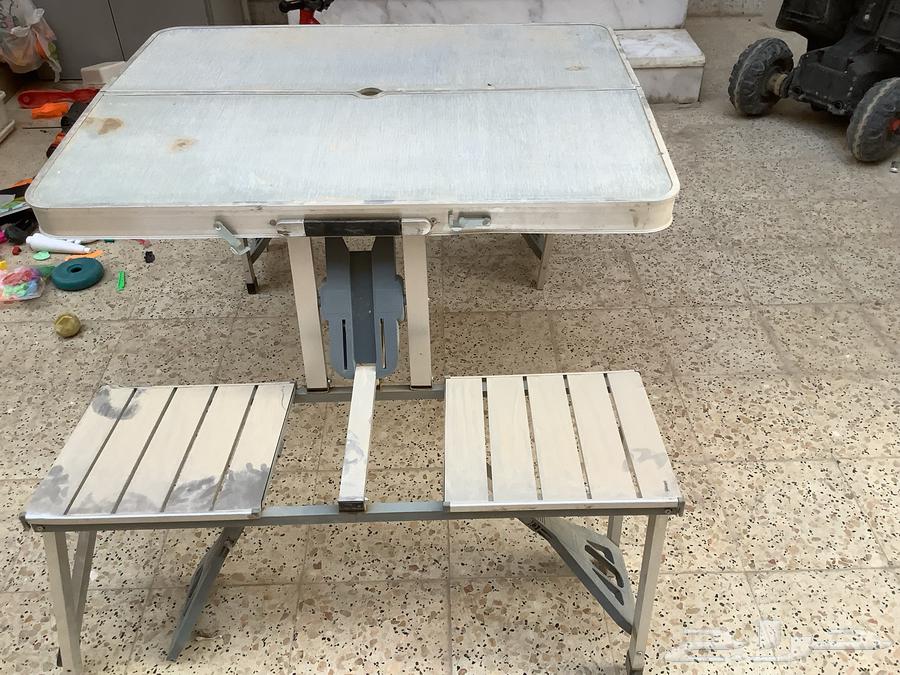 طاولة مع أربع كراسي متنقلة للبيع63327022649090112