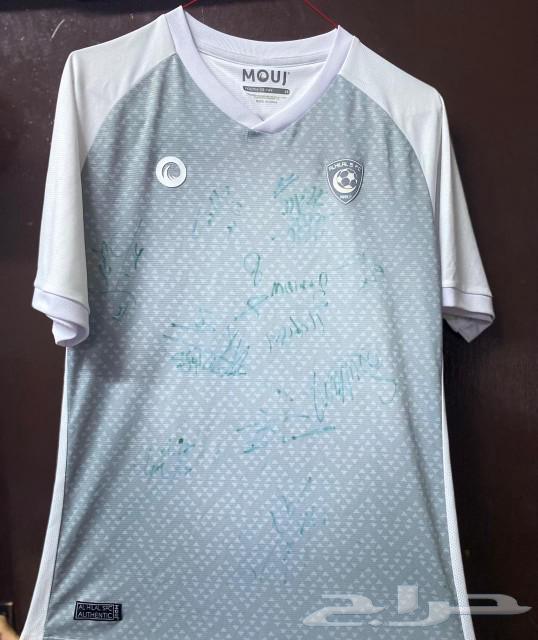 بدلة الهلال موقعه من رونالدو وجميع لاعبين النصر63615085824513111