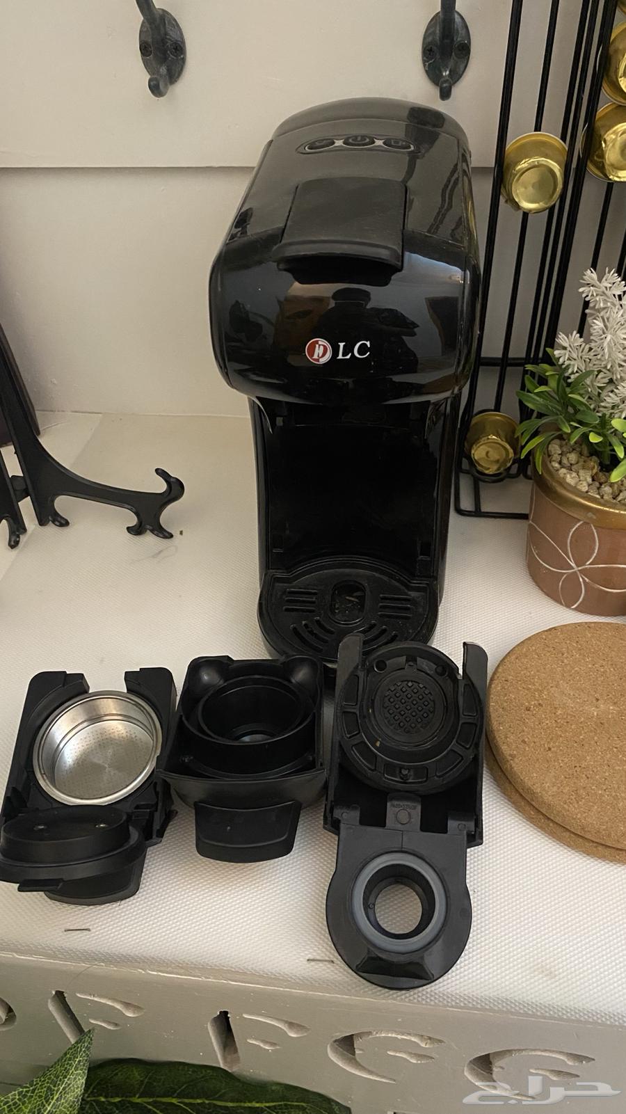 A coffee machine used only once63325476061825112