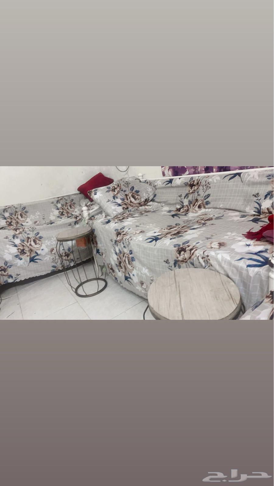 Three chairs for sale without cushions and sheets, need only a spray of paint63325642782210110