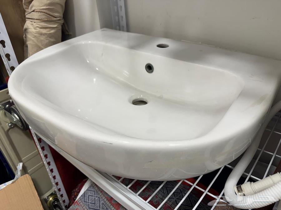 Ideal Standard hand washbasin in good condition, never used63325641996546111