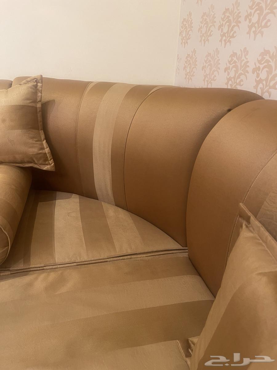For sale, this complete sofa set including the chaise, curtain, tables, and carpet63325899624963112