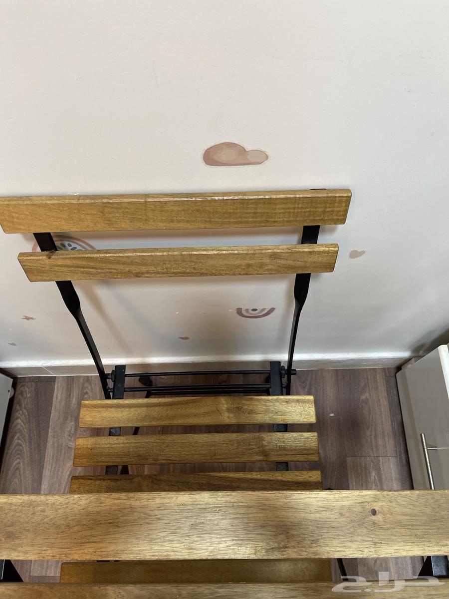 Two chairs and a table63325982725378112