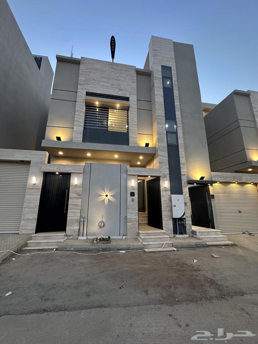 ارواف علوي بملحق تشطيب شغلvipموقع متميز بابها مقابل الاذاعه628913469985291129