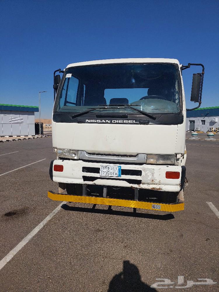 For sale, Nissan 2000, inspection required. The inspection and registration have expired.63005939111683111