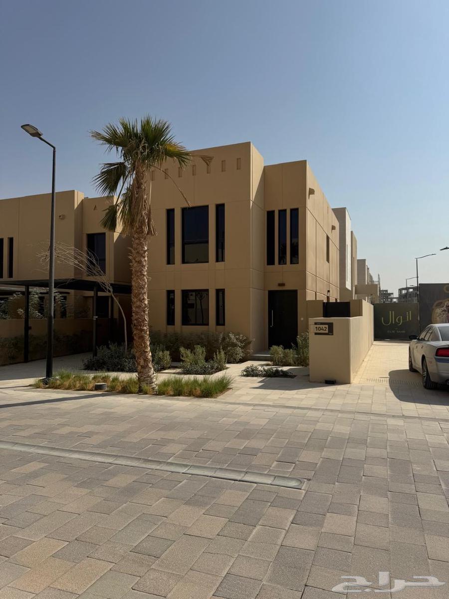 فلة للبيع ( زاوية ) حي سدرة ( واجهة روشن ) 240م63005880843906111