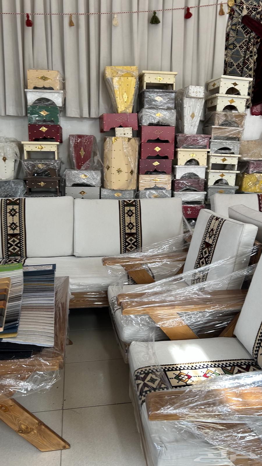 جلسة للحوش جلسات خارجية كراسي خشب كراسي حديد63324706939649112
