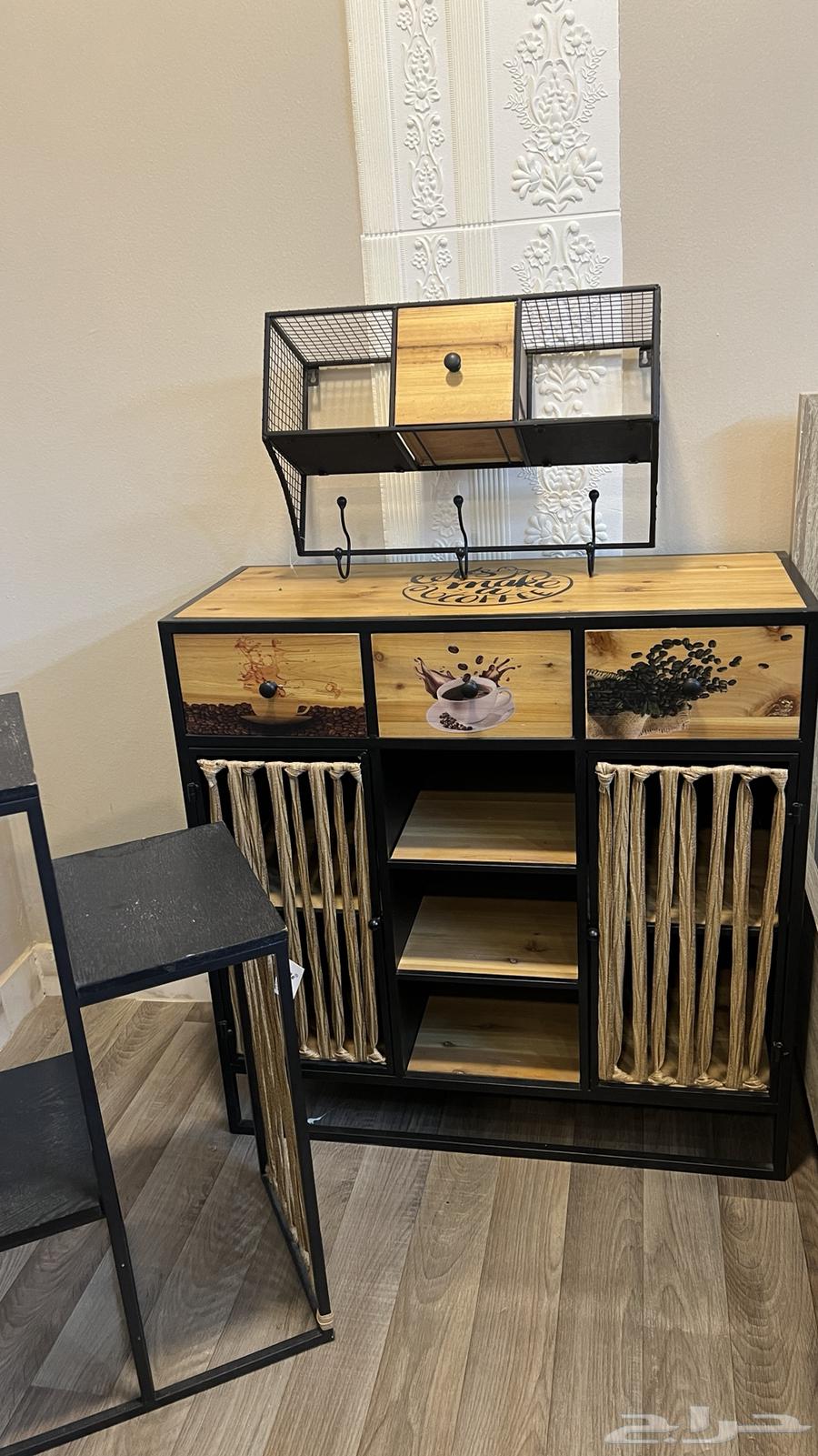 A very clean coffee corner63324706780802115