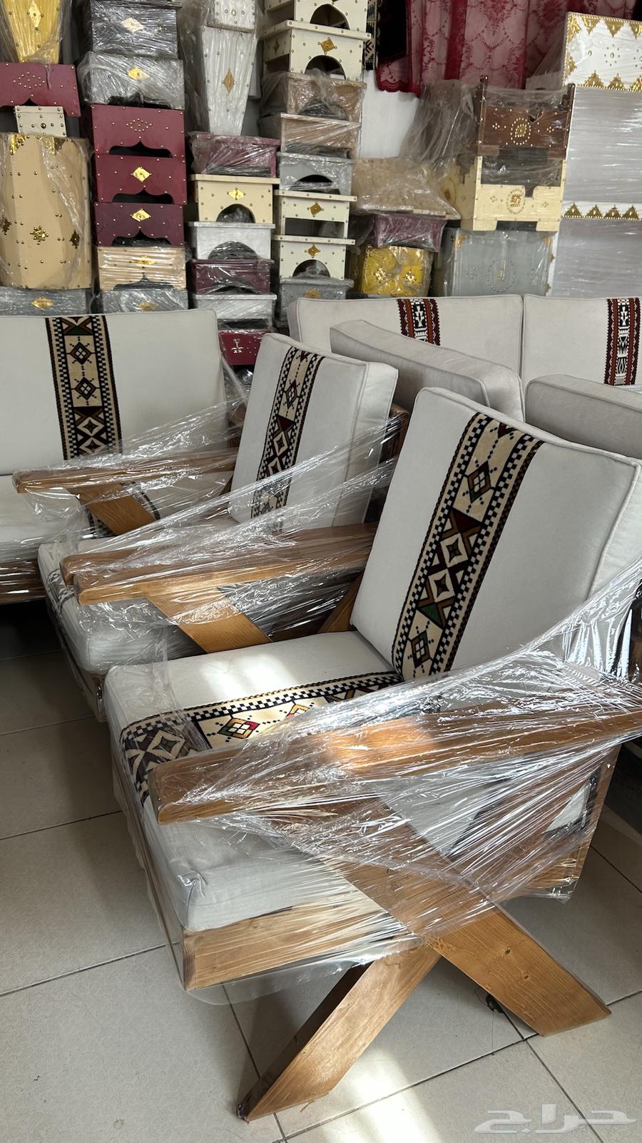 جلسة للحوش جلسات خارجية كراسي خشب كراسي حديد63324706939649114
