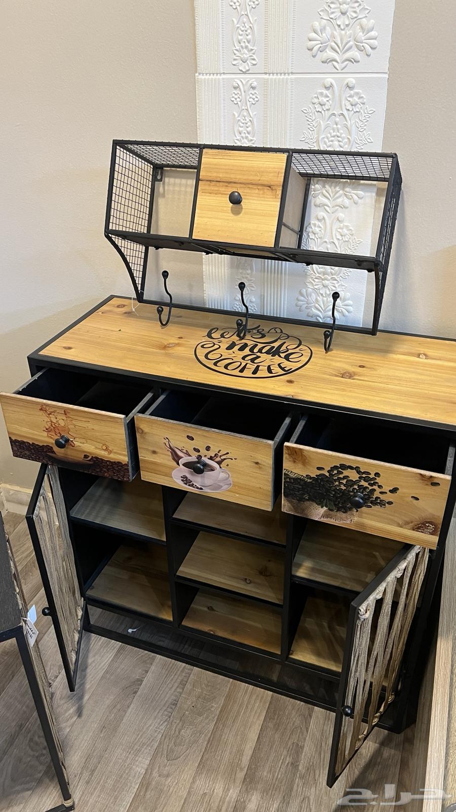 A very clean coffee corner63324706780802111