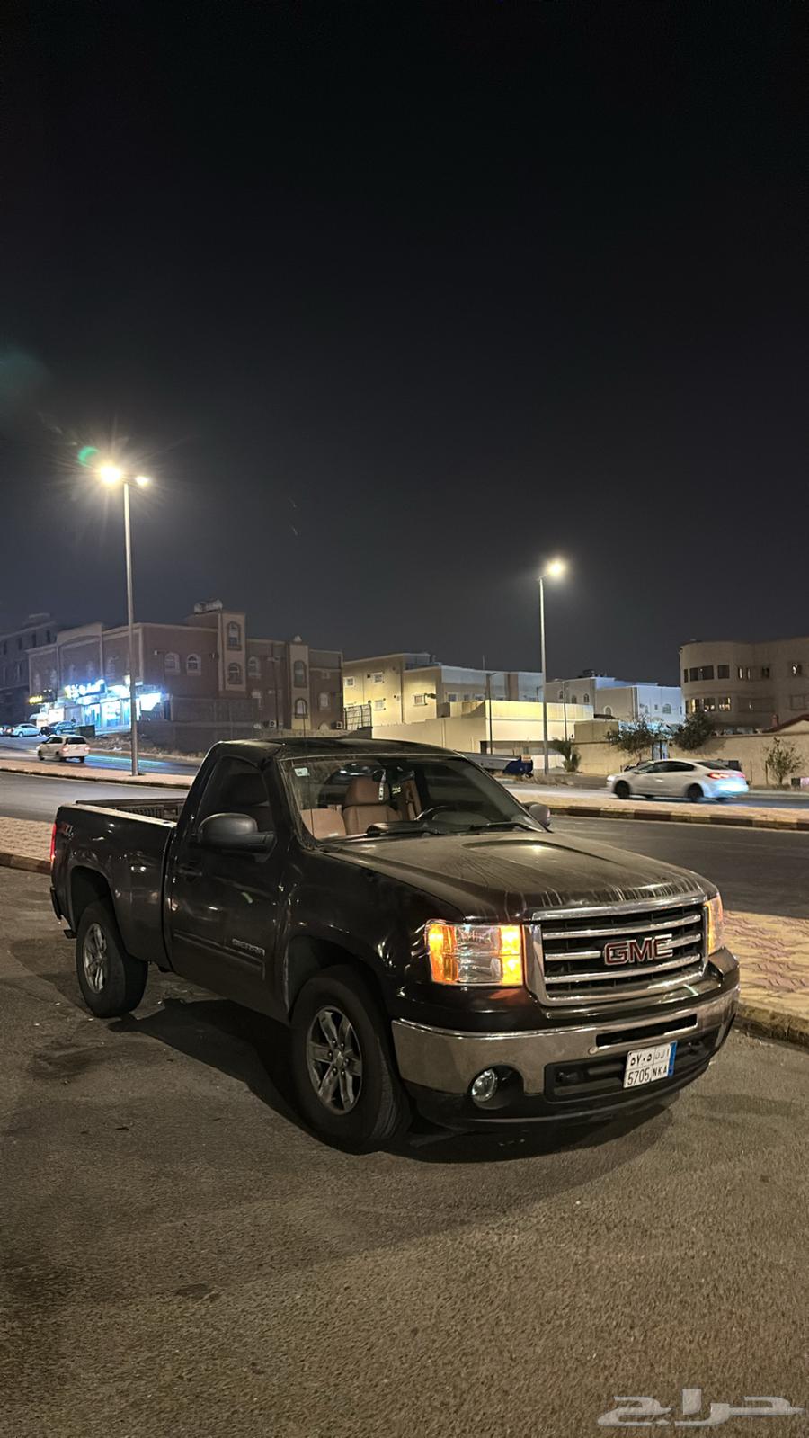 Chevrolet Cerro 2011 clean with some scattered scratches needs cleaning63616305560193112