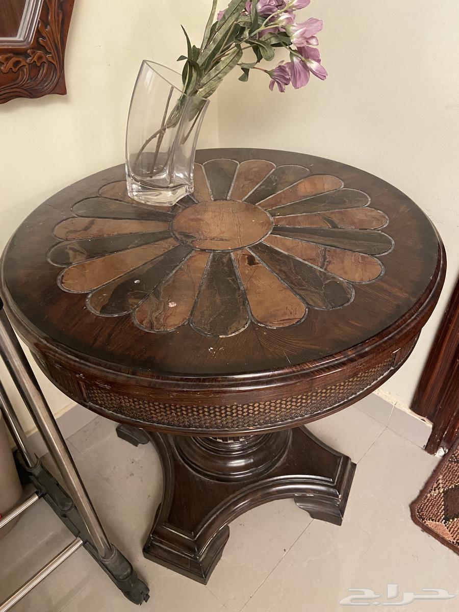 One large table and the second one small63324919224963114