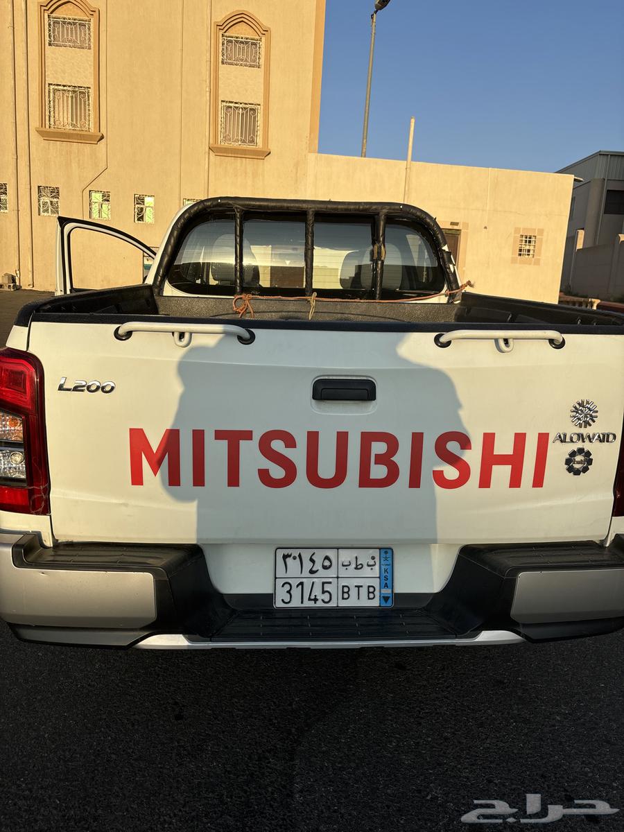 Mitsubishi Van with Gulf Gasoline, Two-Wheel Drive, No Double63616302486273113