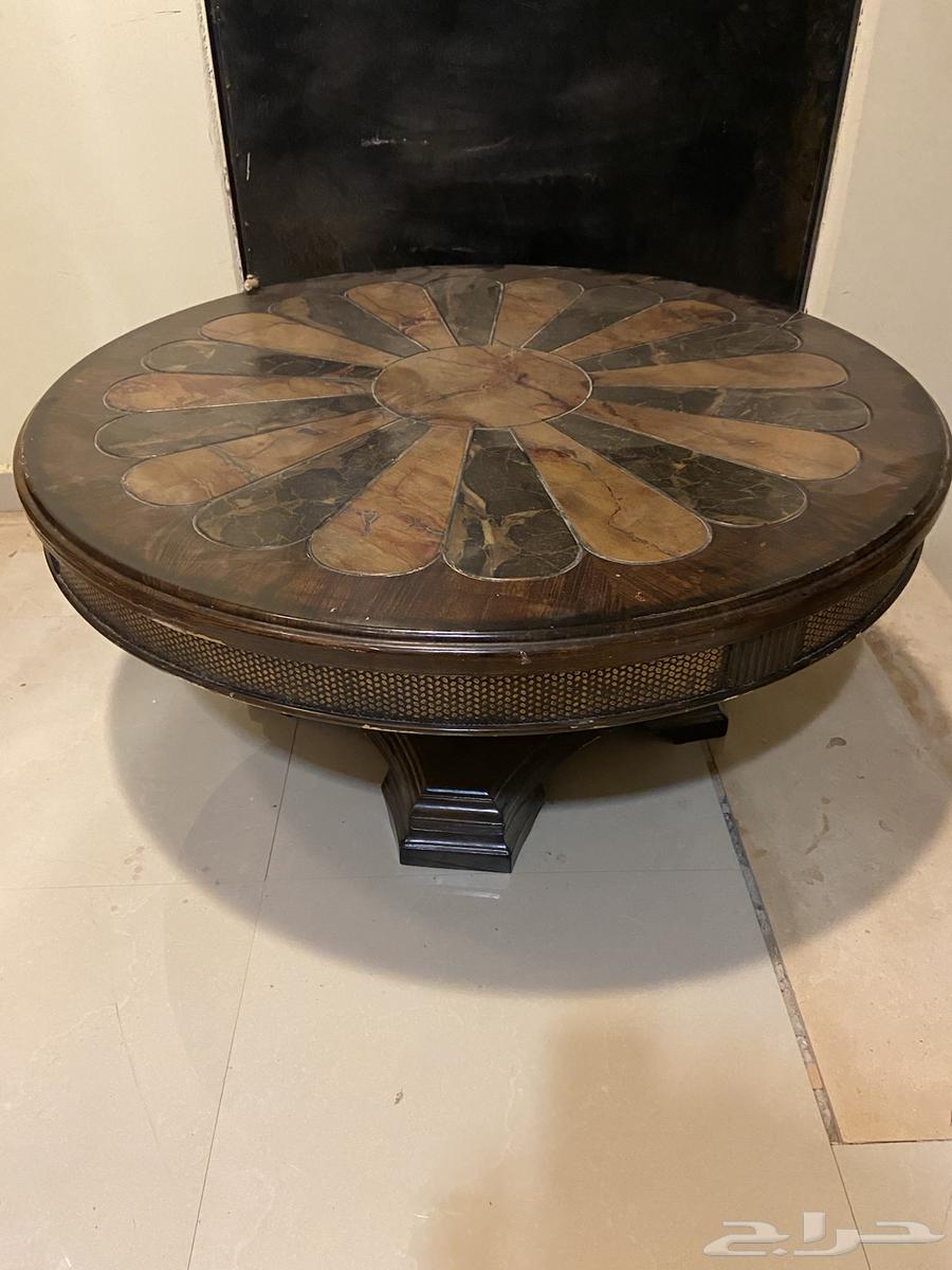 One large table and the second one small63324919224963112
