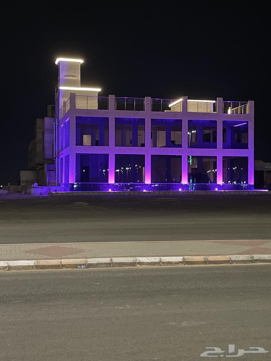 لاونج فخم ثلاثة ادوار كورنيش السهي63005935741569112