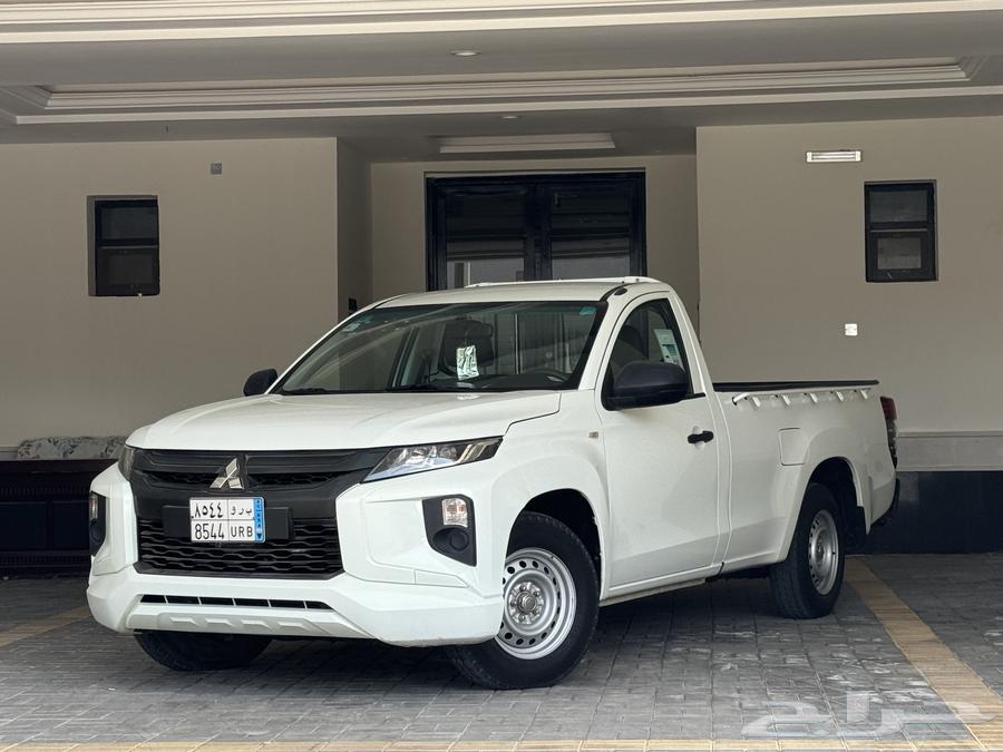 (Sold) Mitsubishi L200 Ghemara gasoline model 2020, very clean63616297463809111