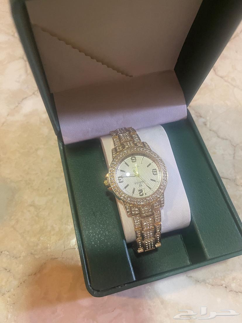 New women's watches for sale, 2 pieces for 150 riyals63326506725761113