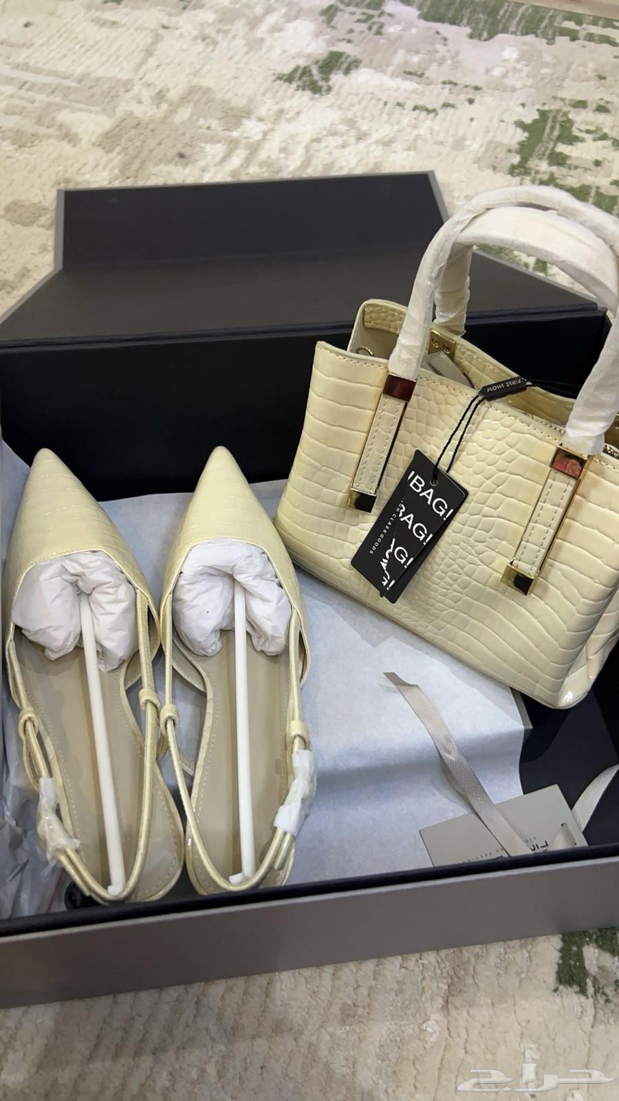 To sell a bag and shoes63323135322114111