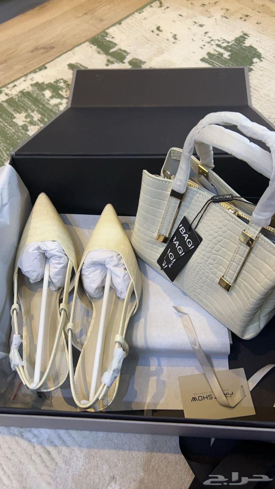 To sell a bag and shoes63323135322114113