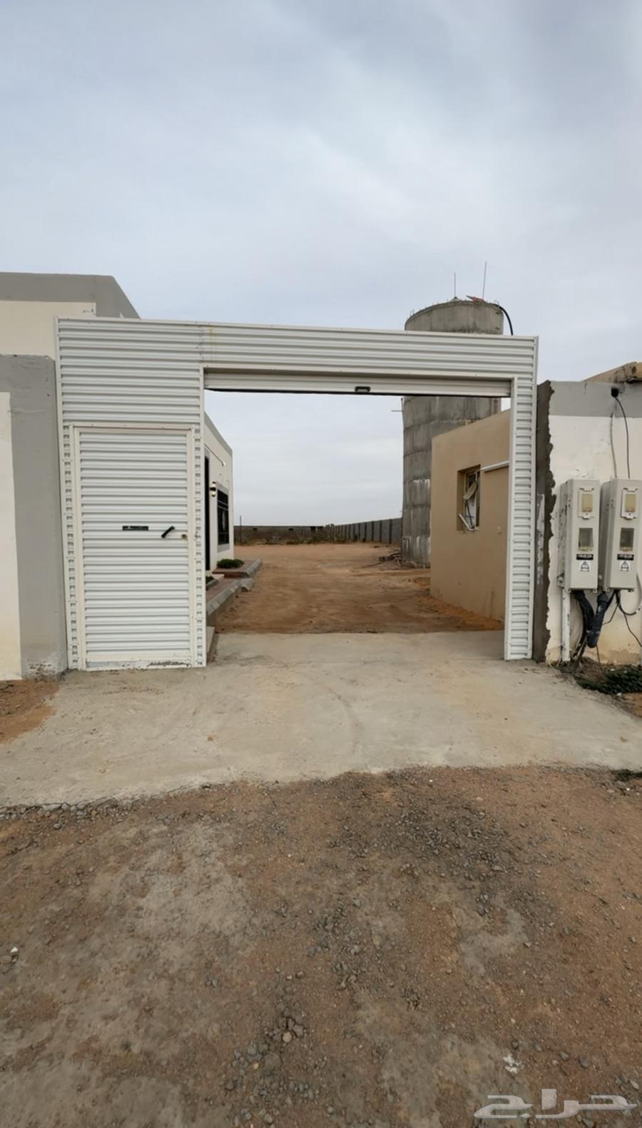 For sale: a two-part rest area in Al-Harir63004081619587111