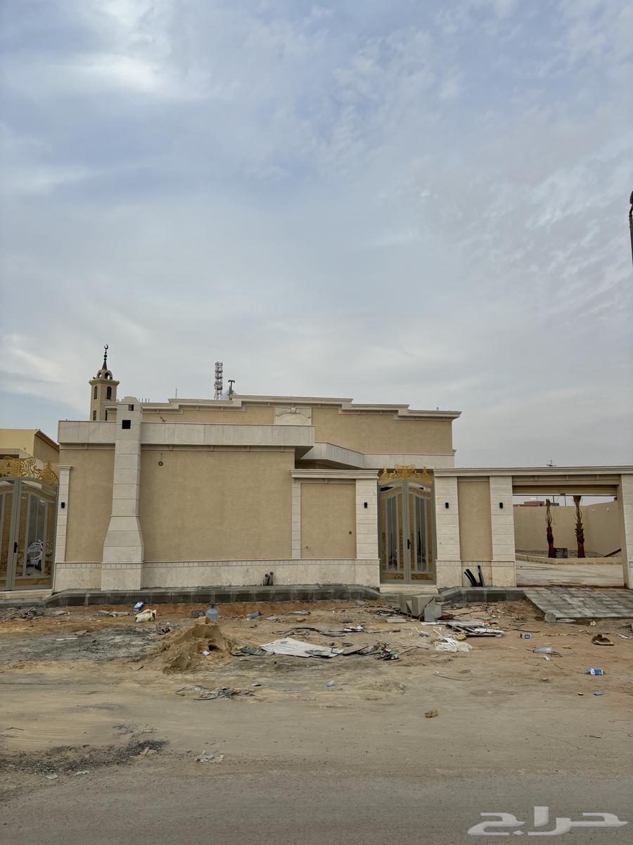 ( وين اللي يبي البيت الراهي ) للبيع دور مساحة 880 بالسحاب63005963400962111