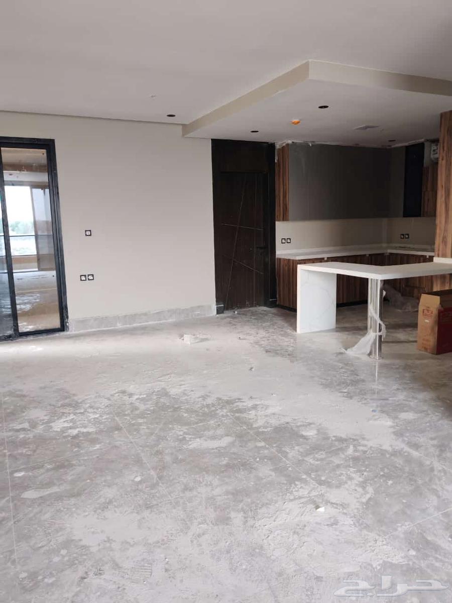 للبيع شقق مساحات 220 بسعر520الف طريق المطار63005963262978112