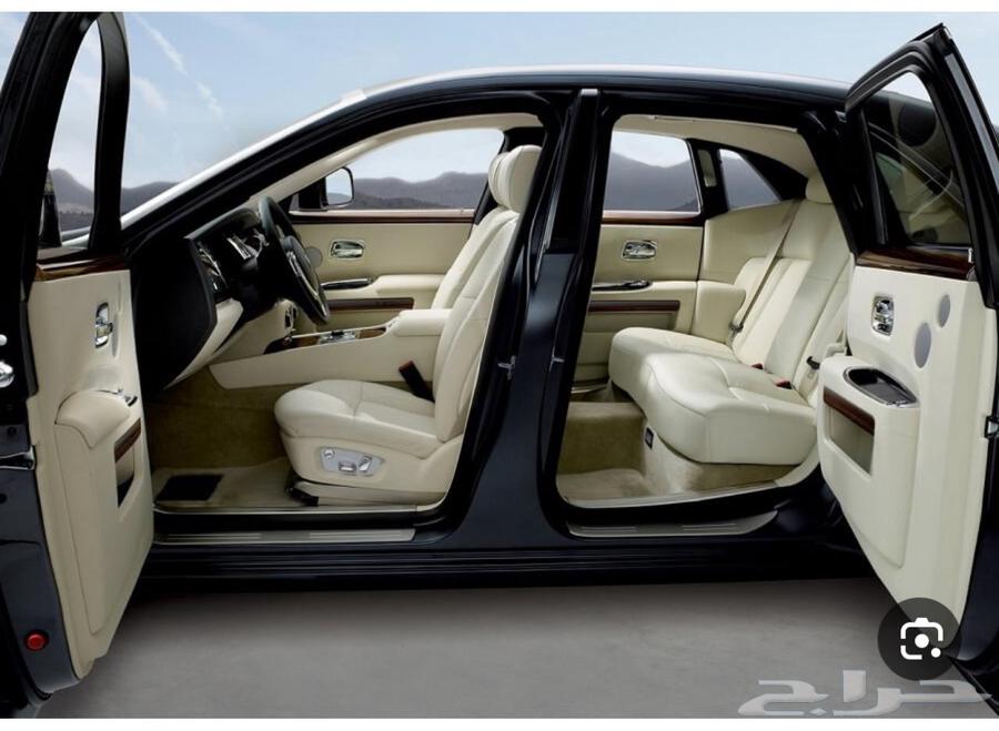 Rent a luxury car with a driver for an hour. Jawhara Mercedes63616593653377112