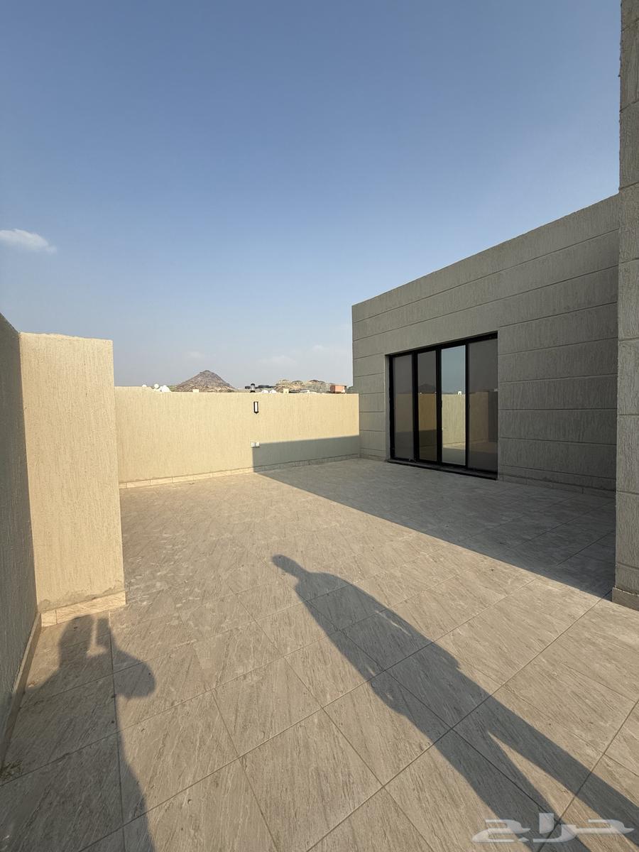 ملحق للبيع في بطحاء قريش دور كامل مستقل لحالك بسطح خاص5 غرف63005991140739112