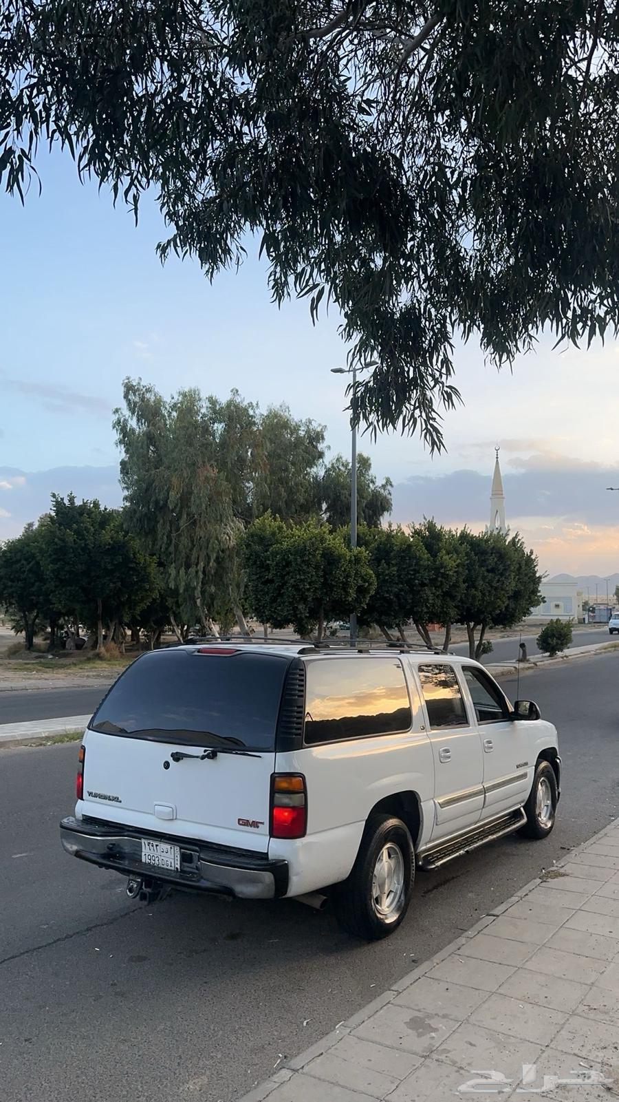 GMC 2004 white63616753682435112
