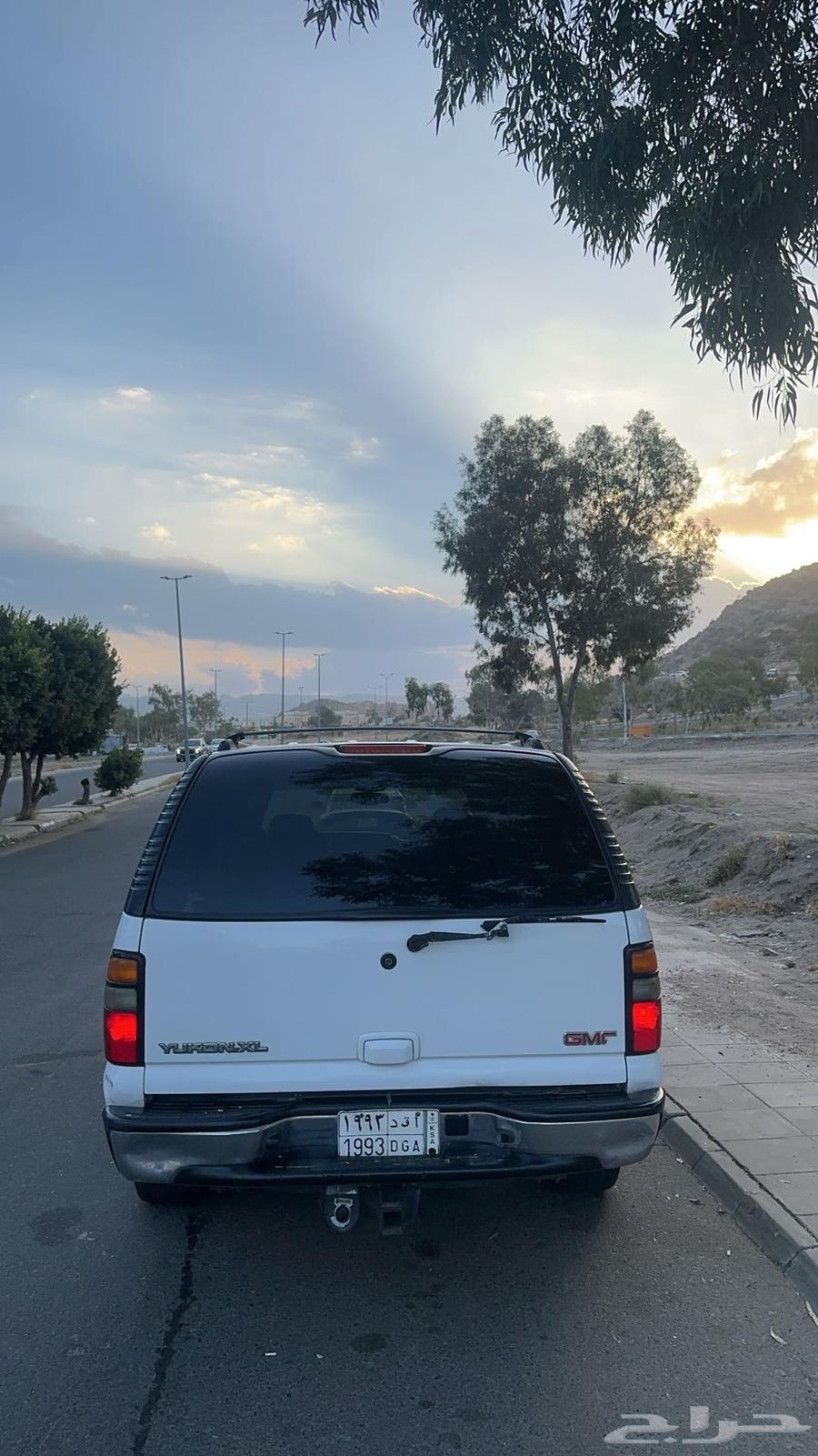 GMC 2004 white63616753682435111