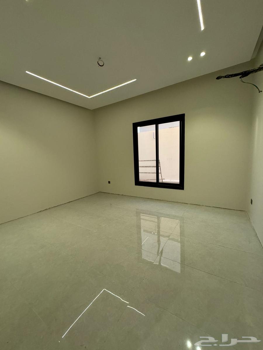 فيلا بمساحه كبيره وقريبه من المطار63006106227330112