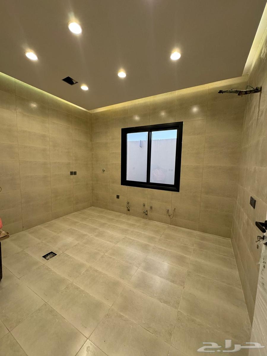 فيلا بمساحه كبيره وقريبه من المطار63006106227330114
