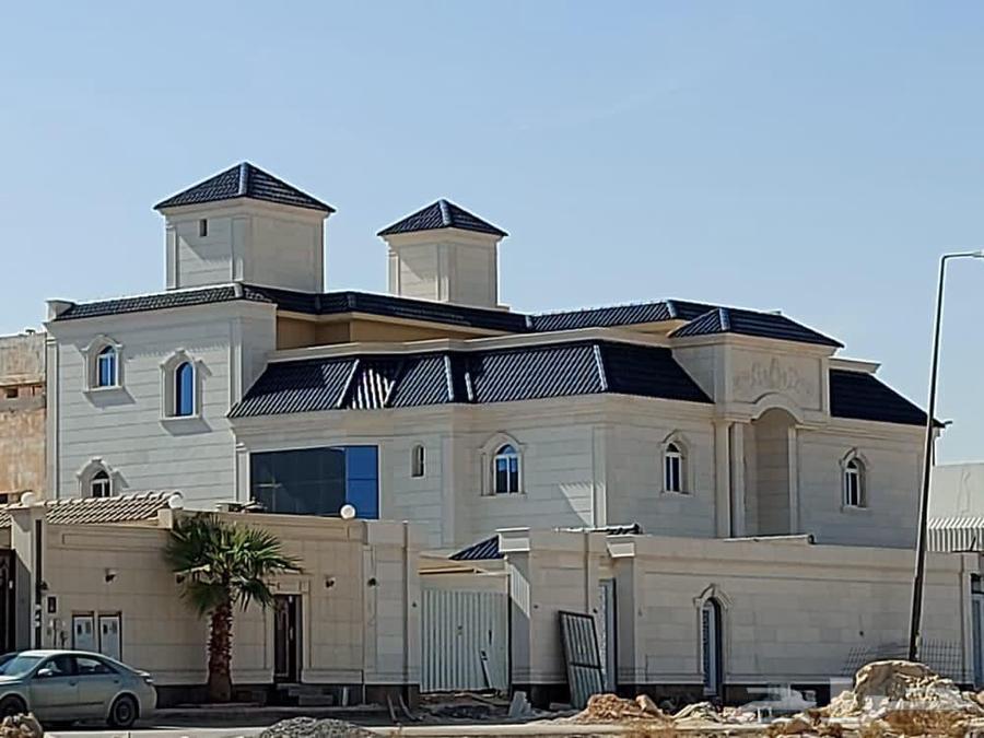 Tiles of the courtyard63006139337217114