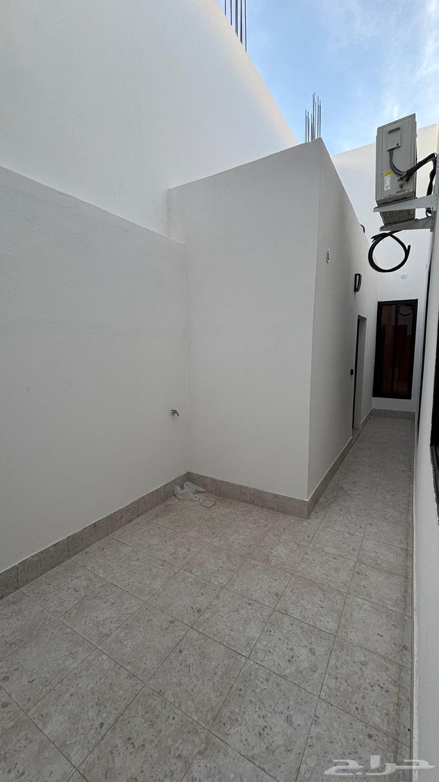 A building with a courtyard and annex in Al-Ranawea63006136658563113