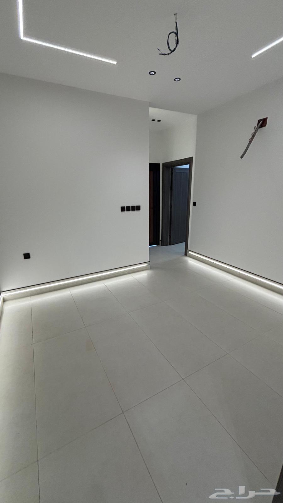 A building with a courtyard and annex in Al-Ranawea63006136658563111