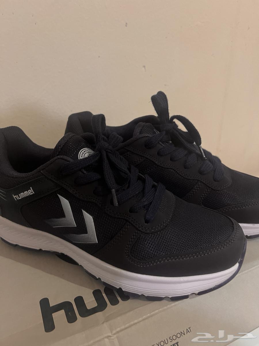 New hummel brand shoes, size 39633125323310091121