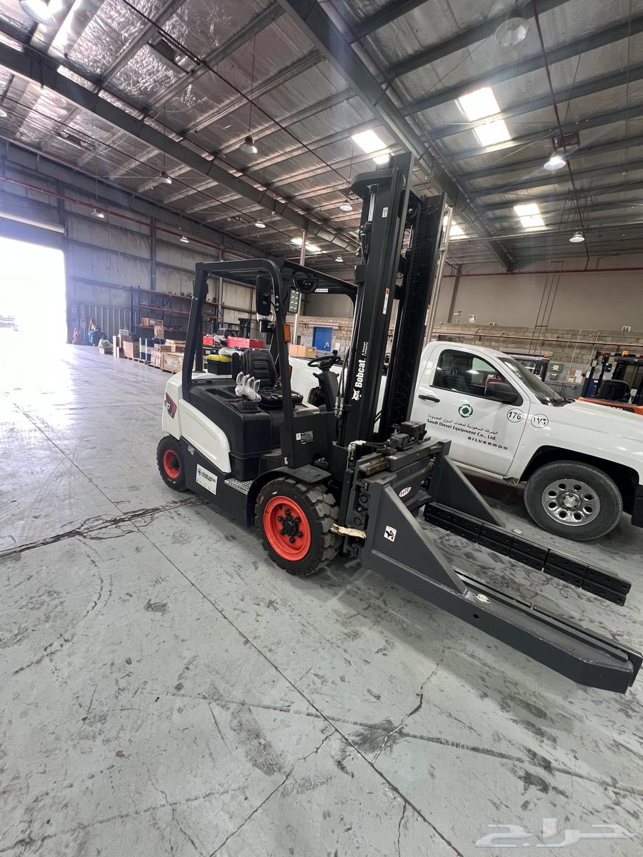 3-ton Forklift with Block Cage63617242570115114