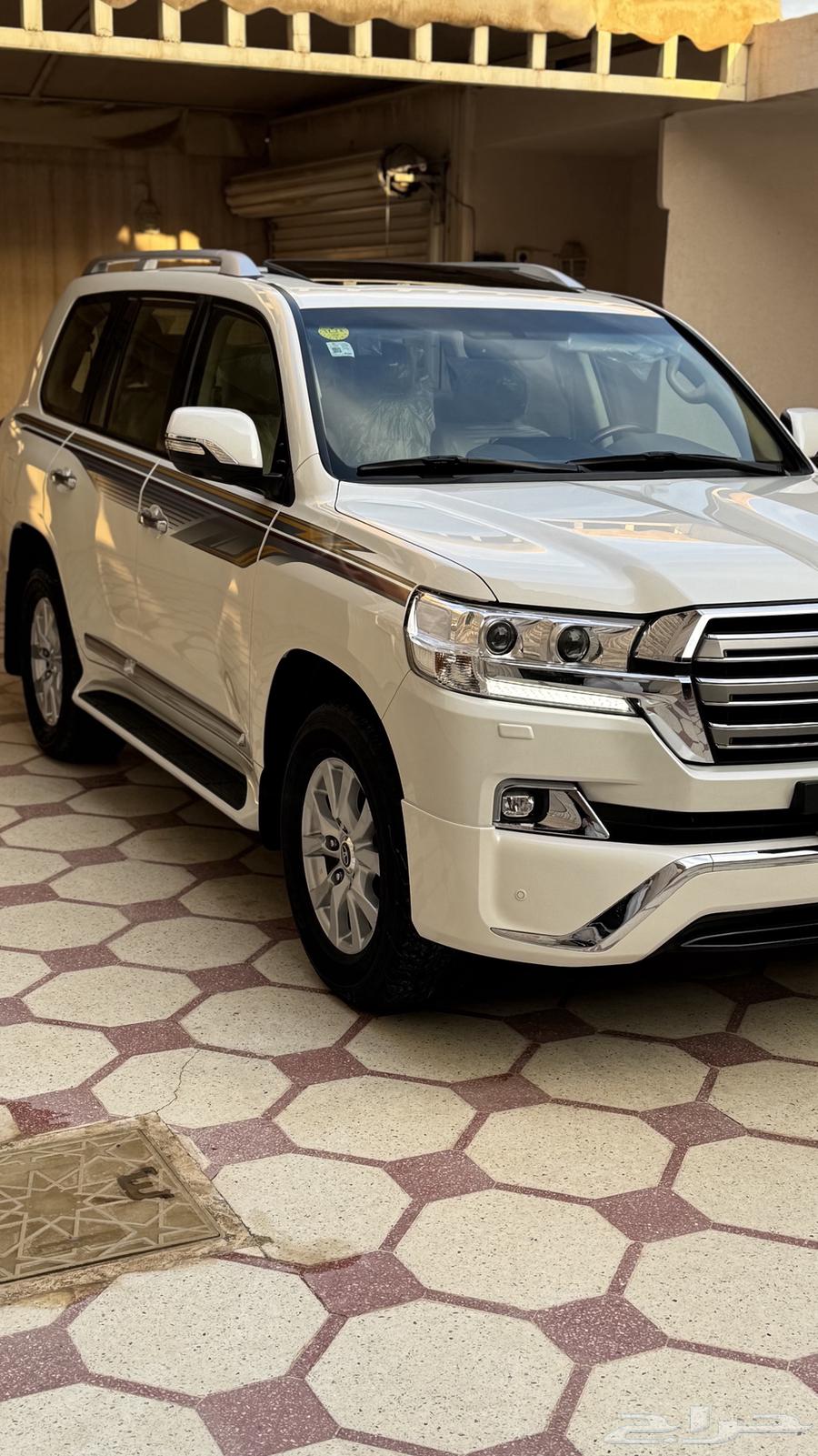 Sold Land Cruiser 2016, Fatimi warehouse, like new condition63617255122051114