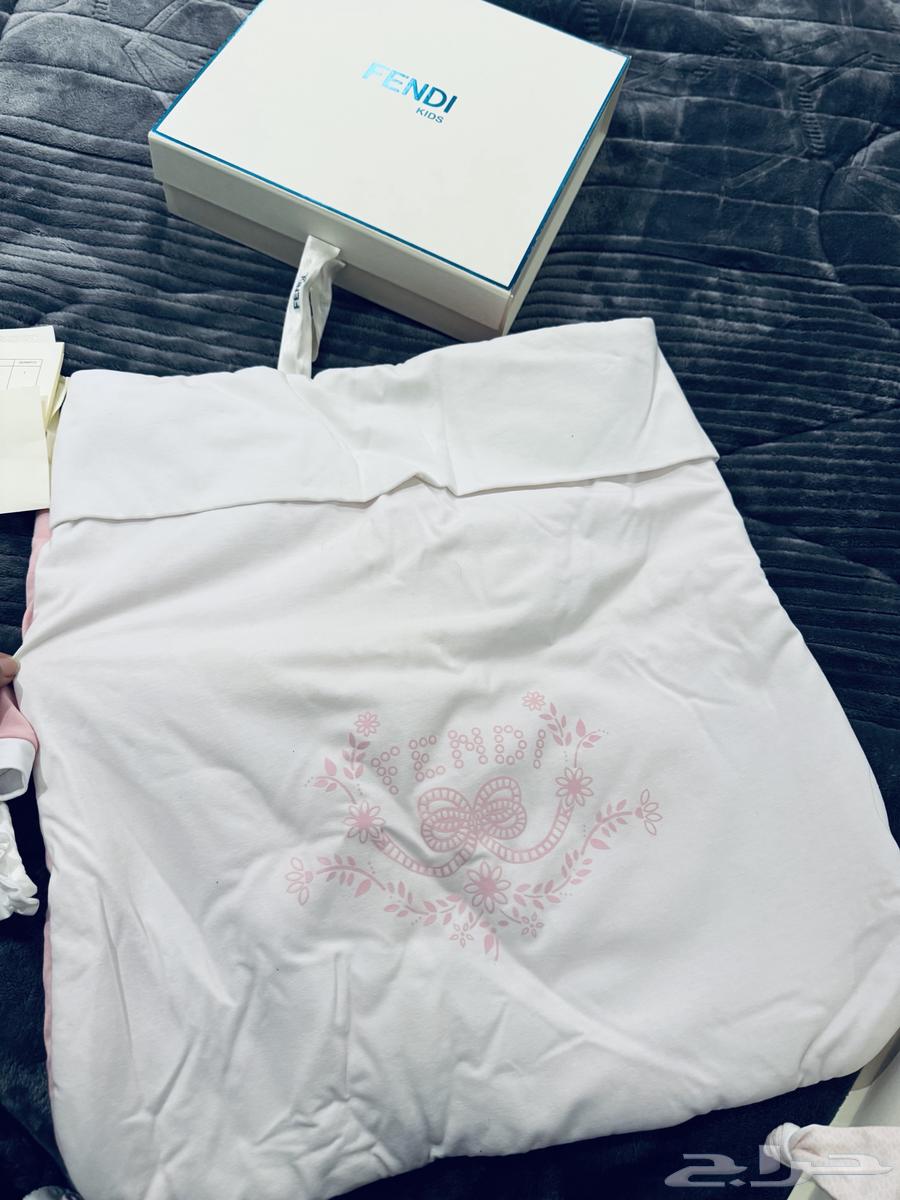 طقم مواليد فندي Fendi63307691908609113