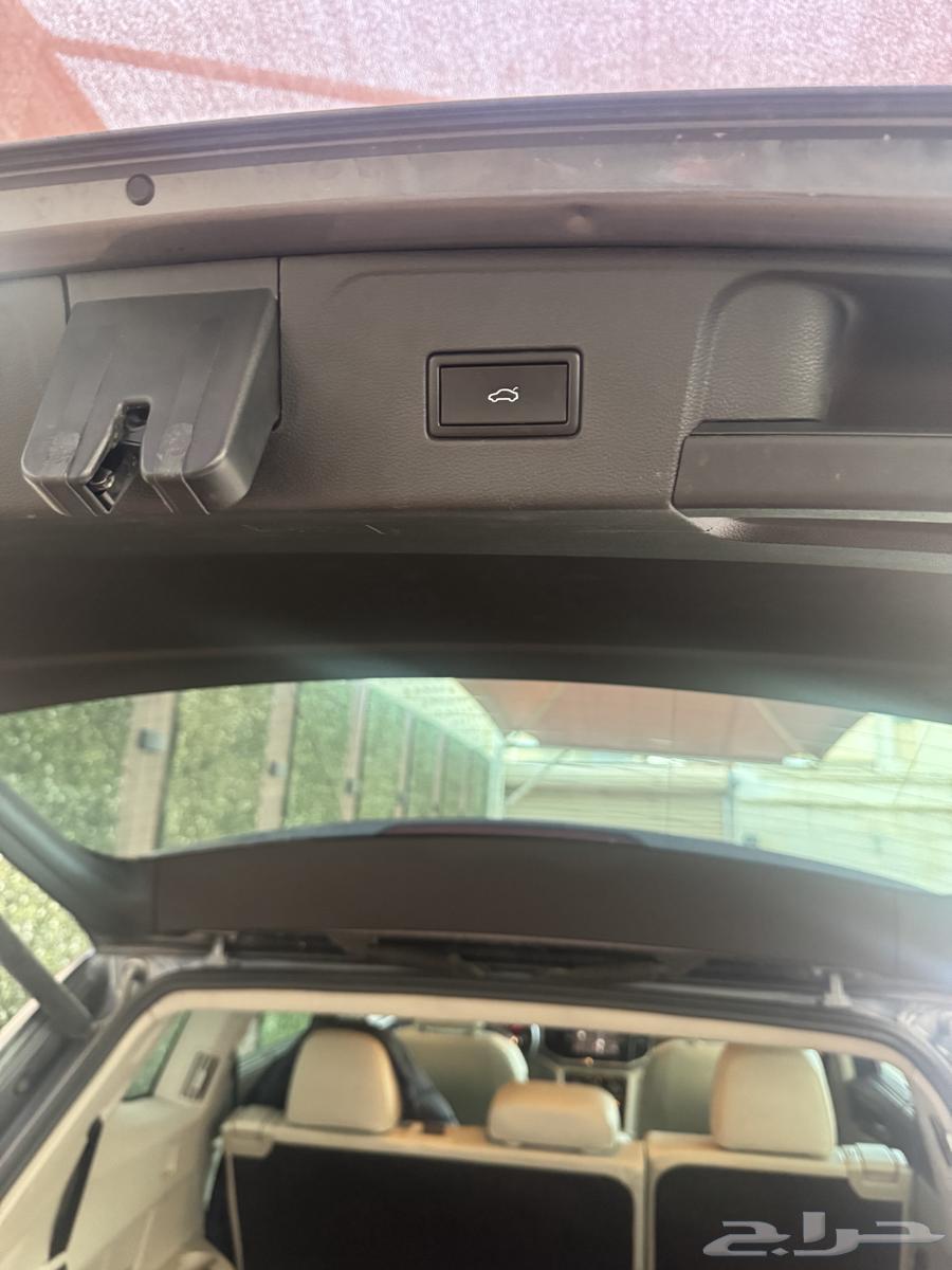 Volkswagen and Agent Terra Mont, Full Option Saudi Agency63617396086915111