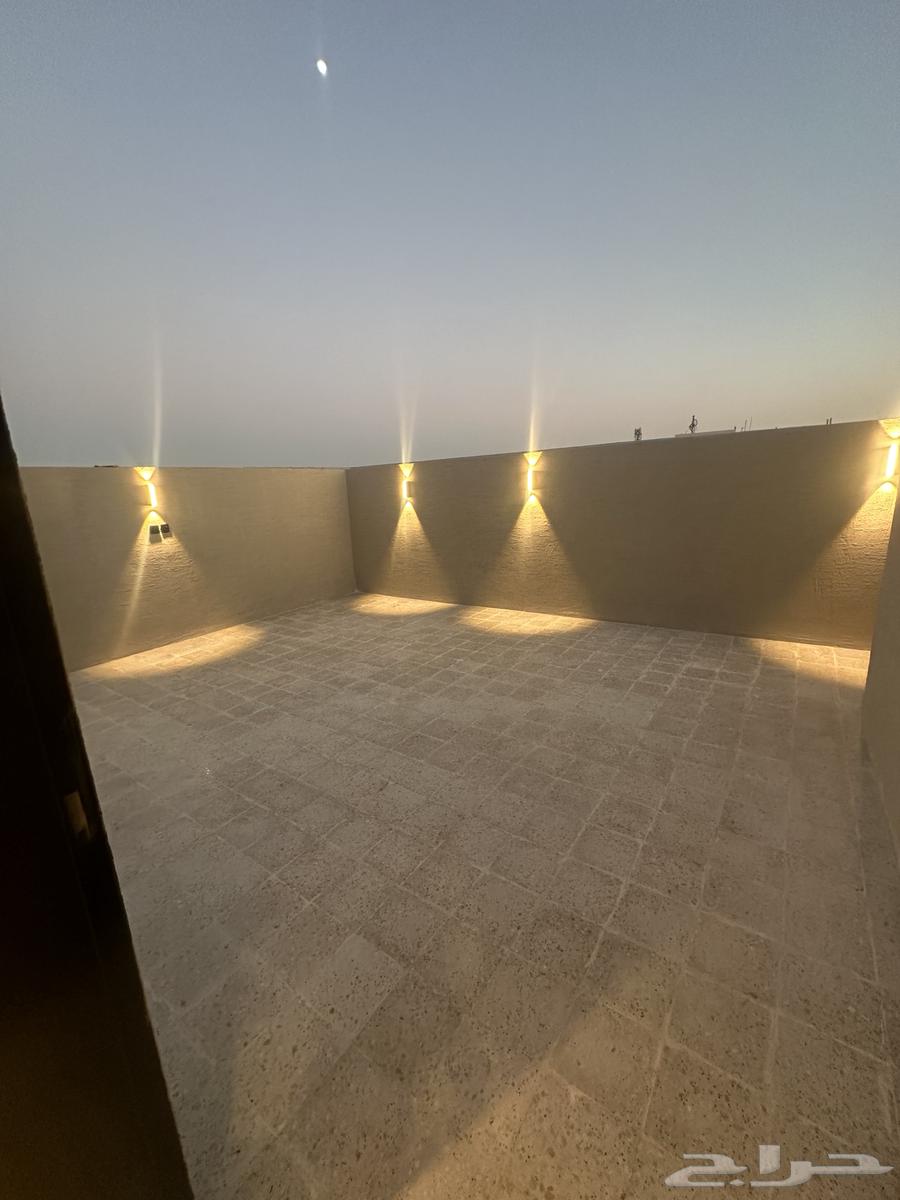 شقة في فلة للبيع حي السعادة بالقرب من حي الفيحاء بجميع الضم63006317578499112