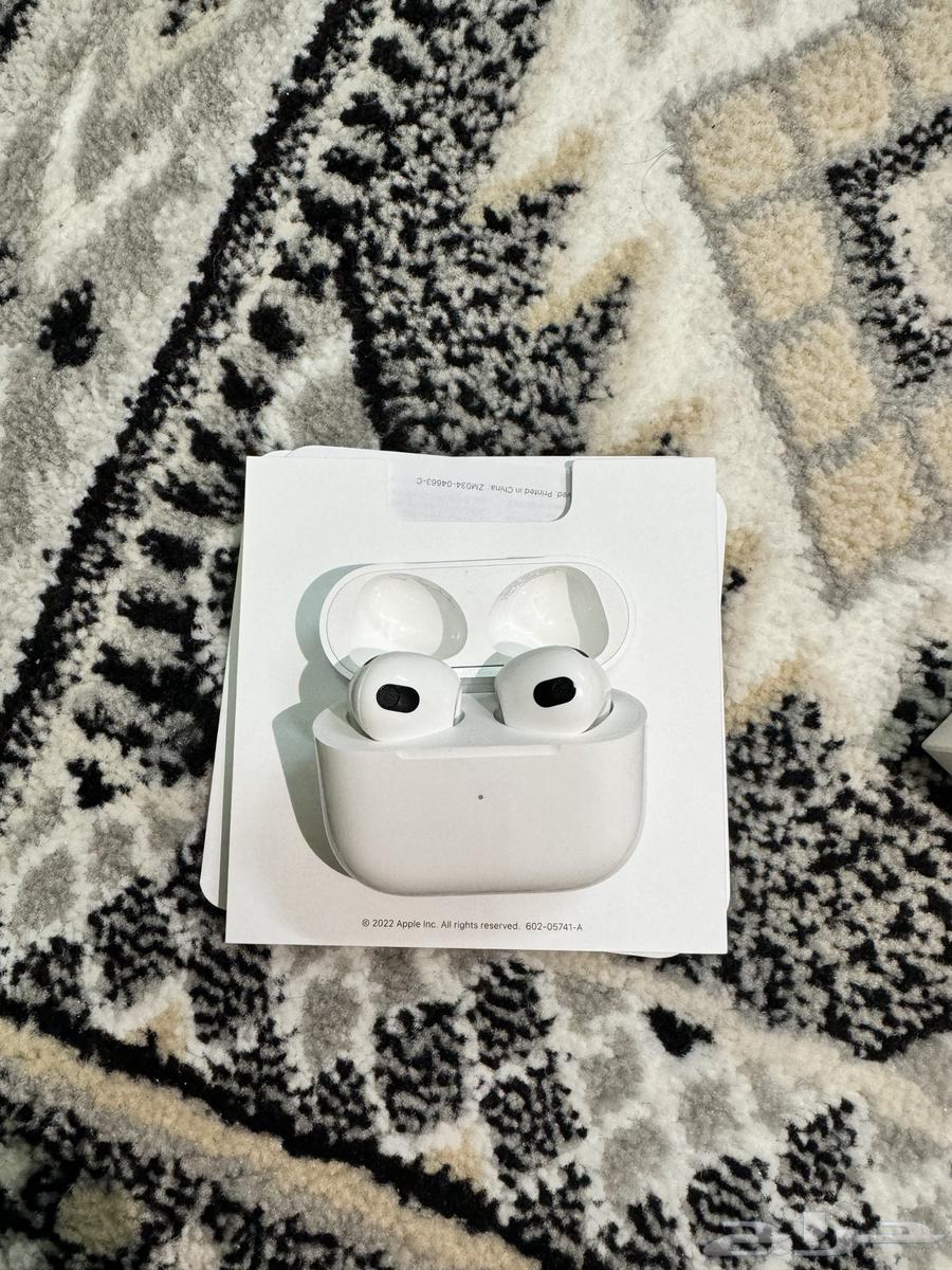 Apple headphones633041035413771127