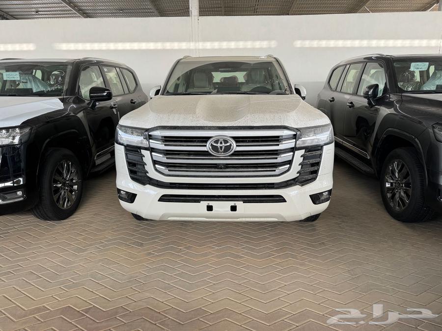 Land Cruiser (2024) L4 Premium, cash and installments, customs card63617555818243111