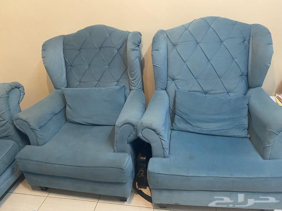 للبيع المستعجل طقم كنب مع الستاره63302473892610116