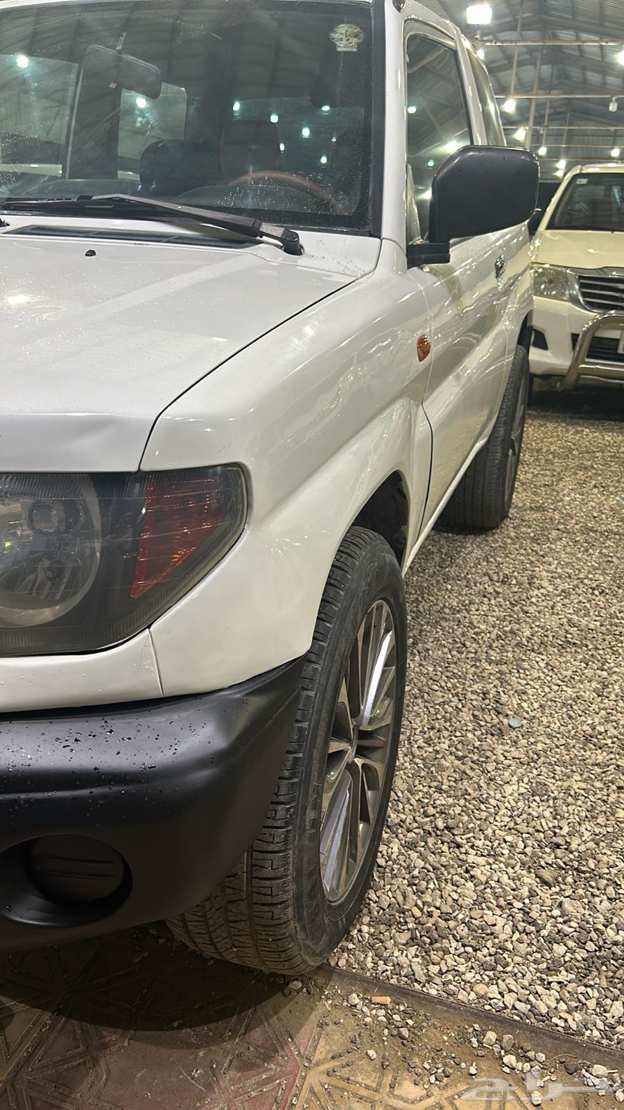 Mitsubishi Pajero 2001, four-cylinder, single door, quarter body63534387845250113