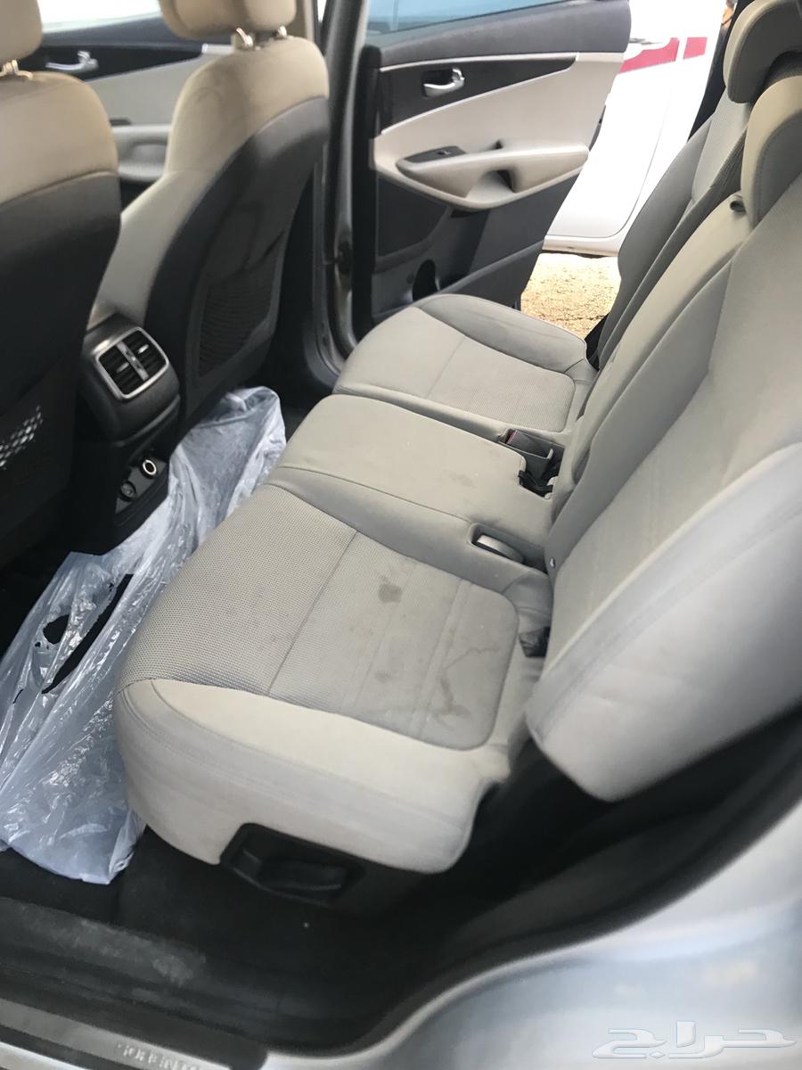 Presenting to you the Kia Sorento 3 seats63534221134338113